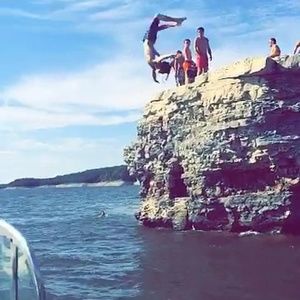 Meet your Posher, Cameron